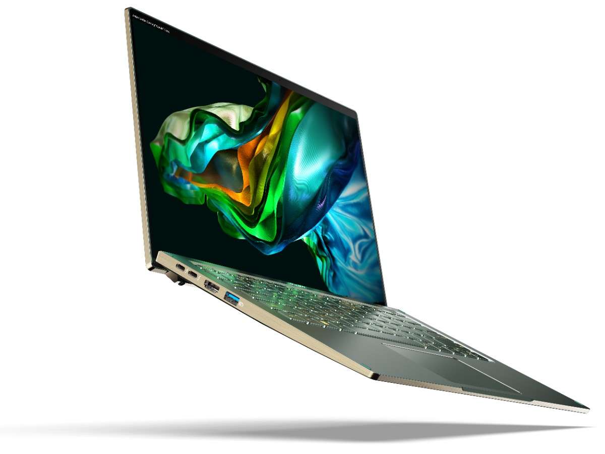 Acer Swift Go 14 laptop display