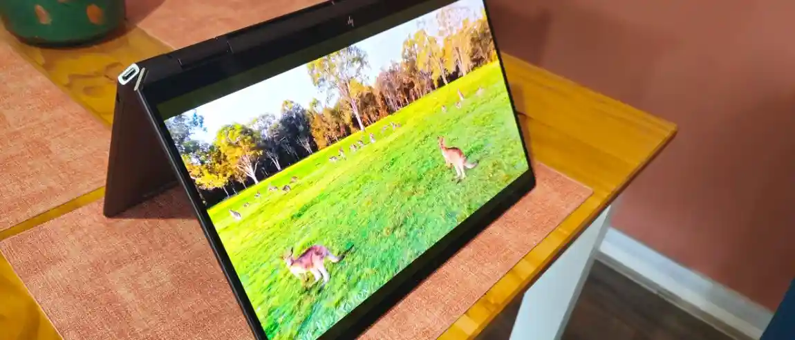HP Spectre x360 14 OLED display showing vibrant colors